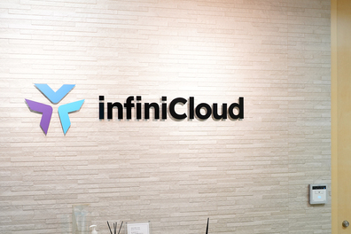InfiniCloud社